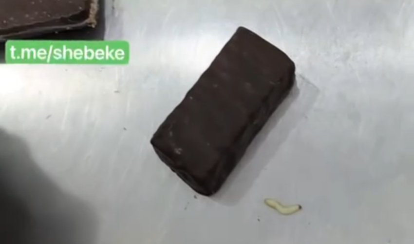 OBA marketdə şokoladın içindən qurd çıxdı - Rəsmi açıqlama/VIDEO
