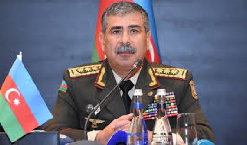 Глава Минобороны Азербайджана выразил соболезнования Пакистану Глава Минобороны Азербайджана выразил соболезнования Пакистану