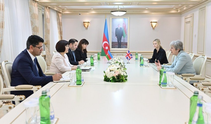 Sahibə Qafarova Böyük Britaniyanın keçmiş baş naziri ilə görüşüb Sahibə Qafarova Böyük Britaniyanın keçmiş baş naziri ilə görüşüb