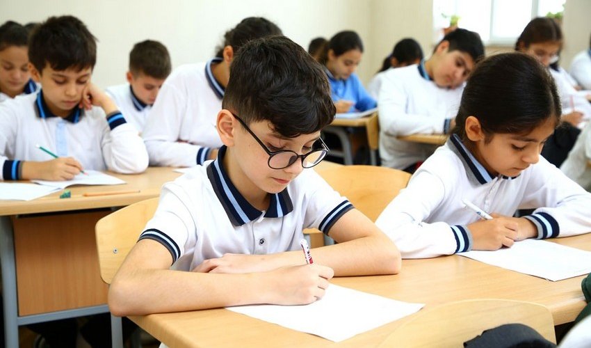Bu gündən bəzi məktəblərdə dərslər başlayıb Bu gündən bəzi məktəblərdə dərslər başlayıb