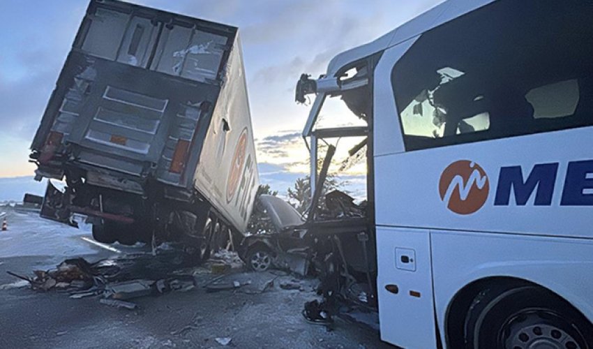 Türkiyədə ağır yol qəzası baş verib,30 nəfər yaralanıb