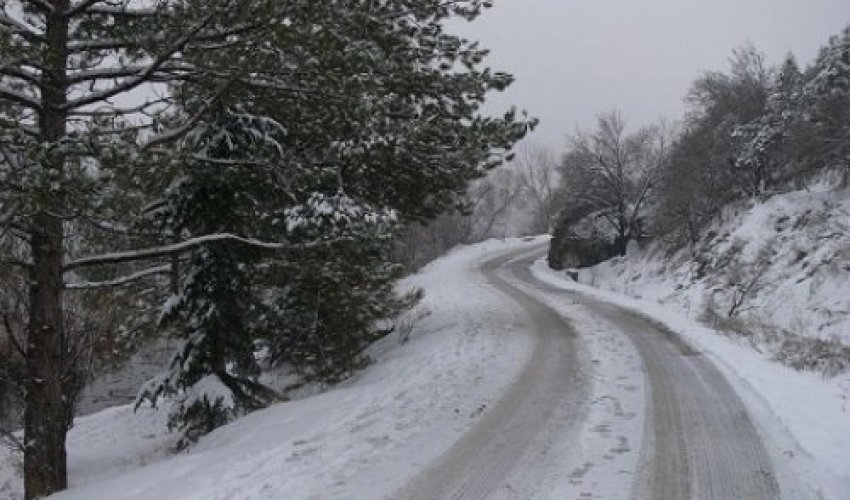 Lerikdə yolların yenidən bərpa olunmasına ehtiyac yaranıb