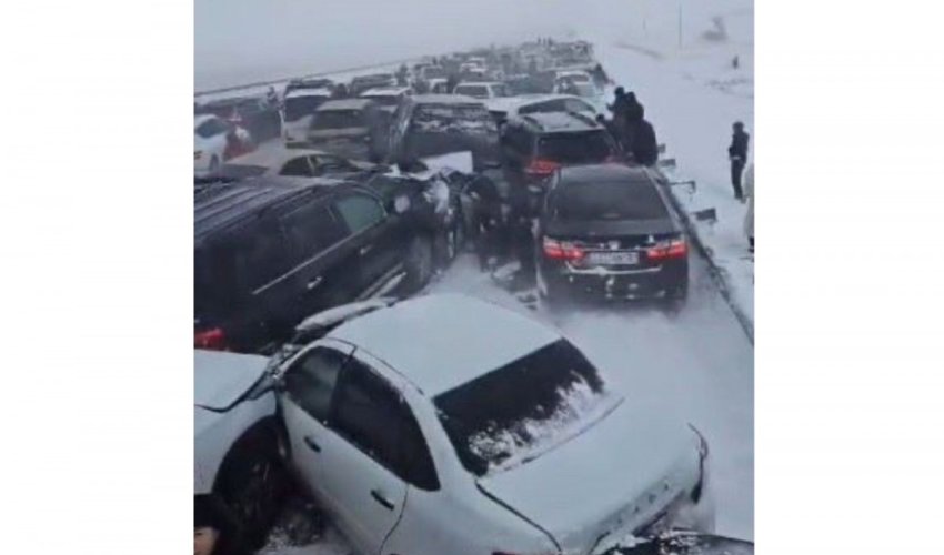 Qazaxıstanda zəncirvari qəza baş verib, xəsarət alanlar var Qazaxıstanda zəncirvari qəza baş verib, xəsarət alanlar var