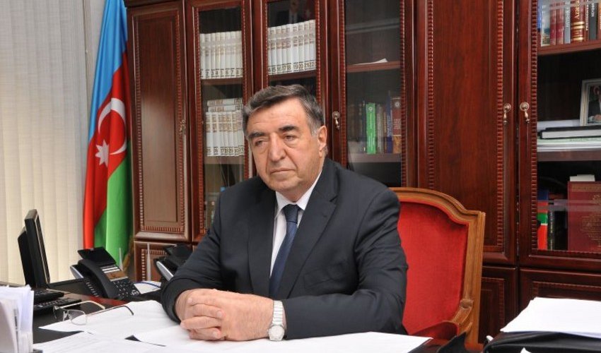 Prezident Əhməd Əhmədzadə ilə bağlı sərəncam imzalayıb Prezident Əhməd Əhmədzadə ilə bağlı sərəncam imzalayıb