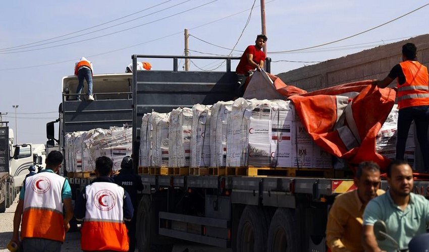 Nearly 900 trucks carrying humanitarian aid enter Gaza — TV Nearly 900 trucks carrying humanitarian aid enter Gaza — TV