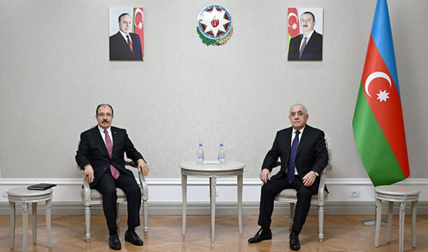 Əli Əsədov Cahit Bağçını qəbul edib