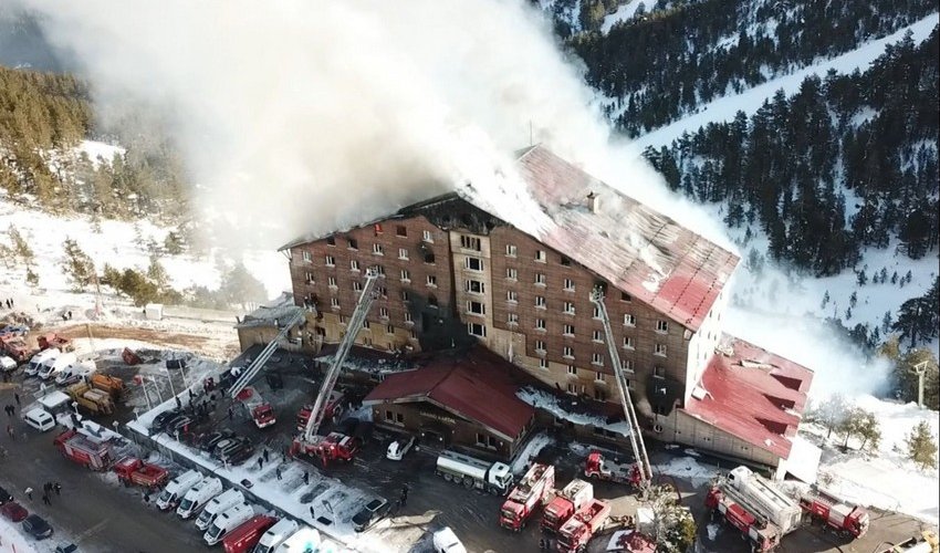 Türkiyədə hoteldə baş verən yanğına görə saxlanılanların sayı 13 nəfər olub