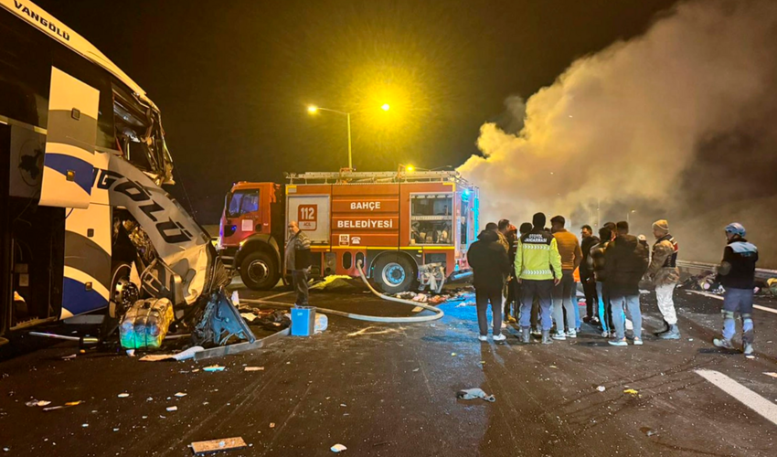 Türkiyədə yol qəzası baş verib,ölən və yaralananlar var