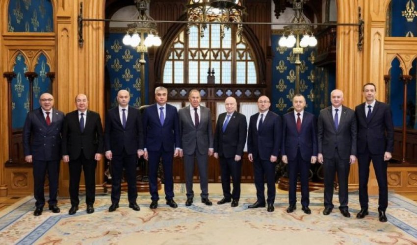 Lavrov MDB ölkələrinin səfirləri ilə görüşüb Lavrov MDB ölkələrinin səfirləri ilə görüşüb