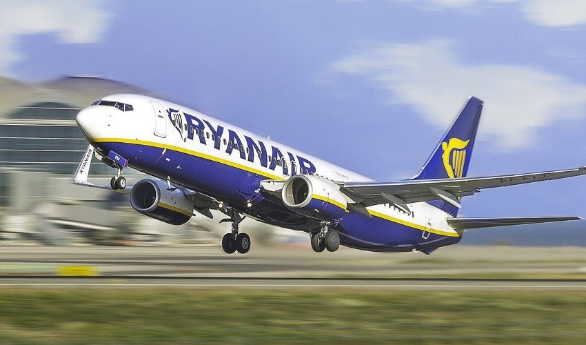 Ryanair планирует первой возобновить полеты в Украину после открытия неба