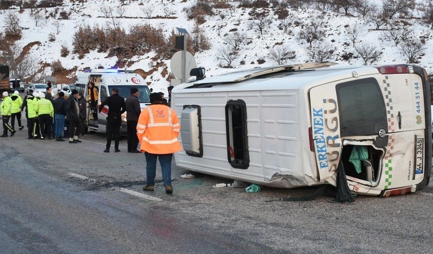 Türkiyədə sərnişin avtobusu aşıb, xəsarət alanlar var