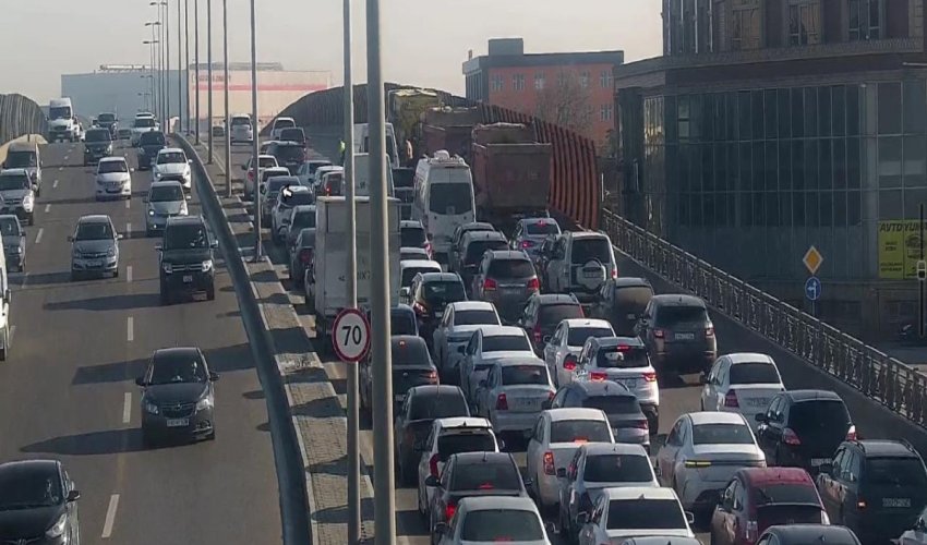 Təmir səbəbindən “Koroğlu” stansiyası istiqamətində sıxlıq yaranıb