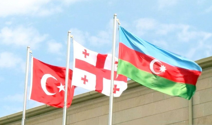 Azərbaycan, Türkiyə və Gürcüstan XİN başçılarının üçtərəfli görüşü keçiriləcək Azərbaycan, Türkiyə və Gürcüstan XİN başçılarının üçtərəfli görüşü keçiriləcək