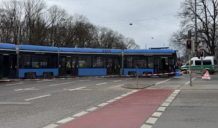 Münxendə məktəb avtobusu tramvayla toqquşub, 12 nəfər xəsarət alıb