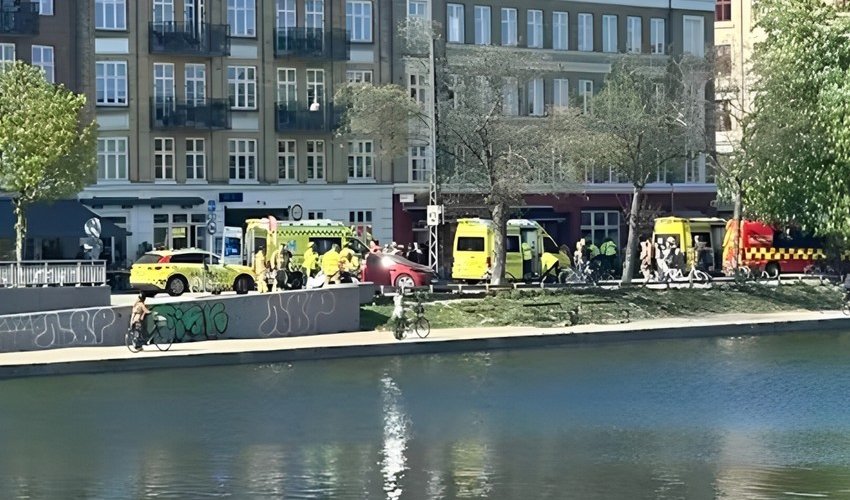 При наезде автомобиля на толпу в Копенгагене пострадали 11 человек При наезде автомобиля на толпу в Копенгагене пострадали 11 человек