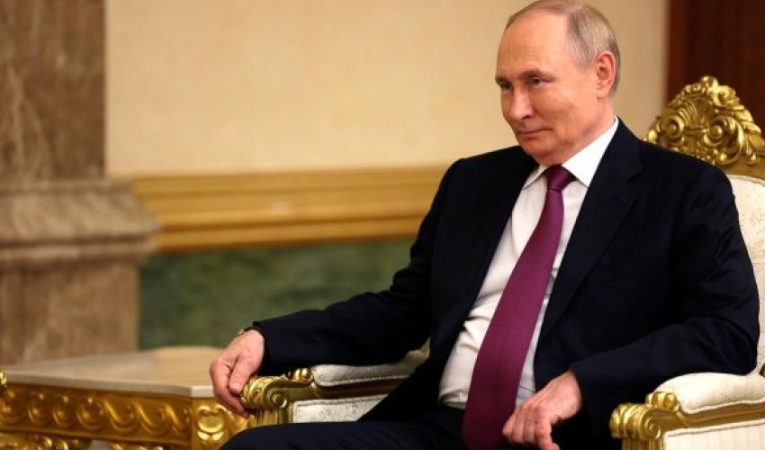 Путин рассказал, что проводит ночи в Кремле, и показал свою резиденцию Путин рассказал, что проводит ночи в Кремле, и показал свою резиденцию