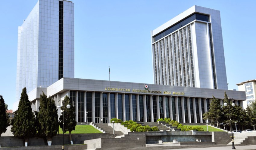 Milli Məclisin növbəti iclası başlayıb Milli Məclisin növbəti iclası başlayıb