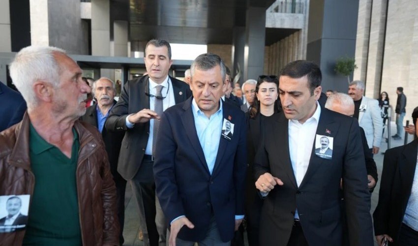 Türkiyədə CHP sədri hücuma məruz qalıb Türkiyədə CHP sədri hücuma məruz qalıb