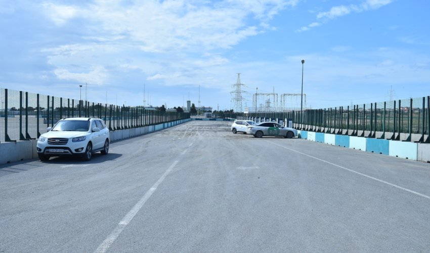 Bakı Olimpiya Stadionunun yaxınlığında yağış suyu ərazidən təmizlənib
Bakı Olimpiya Stadionunun yaxınlığında yağış suyu ərazidən təmizlənib