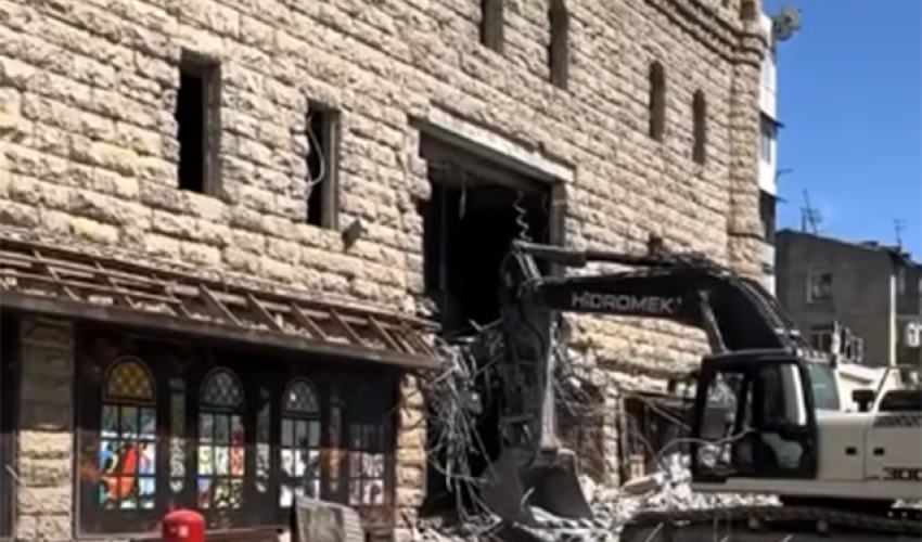 “Şəki” restoranı sökülür - Video