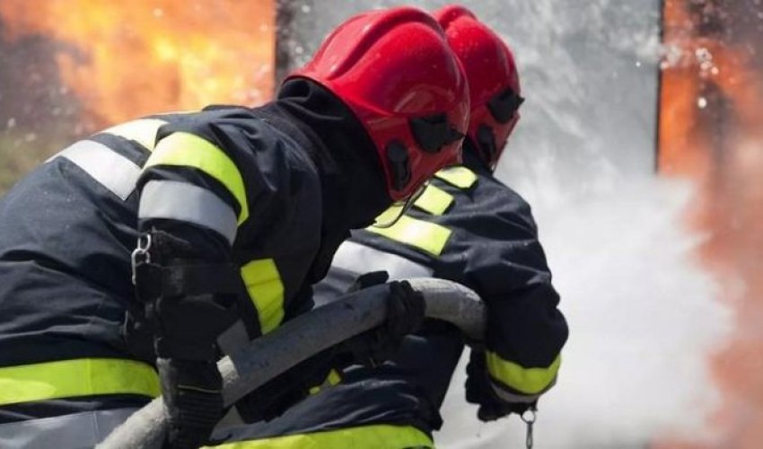 В Баку полностью сгорел 4-комнатный дом