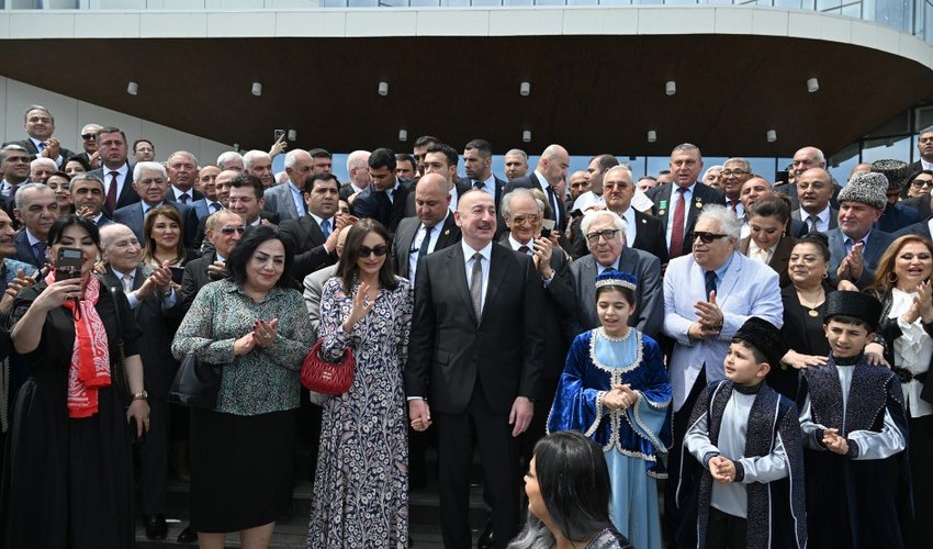 Prezident sosial şəbəkə hesablarında Ağdam Muğam Mərkəzinin açılışından görüntülər paylaşıb - Video Prezident sosial şəbəkə hesablarında Ağdam Muğam Mərkəzinin açılışından görüntülər paylaşıb - Video