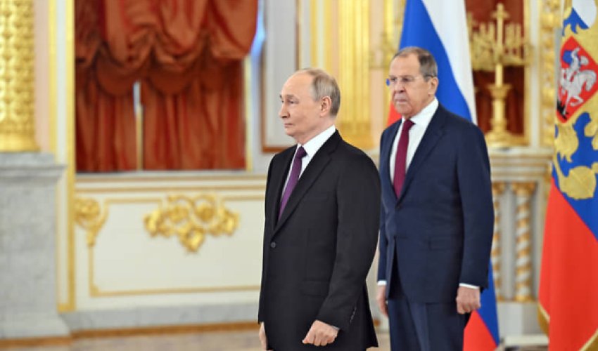 Зеленский ждет Путина, но в Стамбул приедет Лавров Зеленский ждет Путина, но в Стамбул приедет Лавров