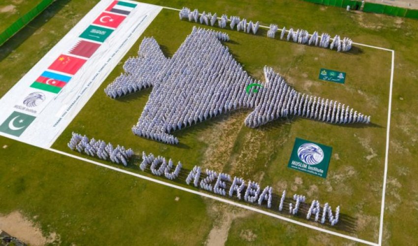 Pakistandan Azərbaycana təşəkkür fləş-mobu Pakistandan Azərbaycana təşəkkür fləş-mobu
