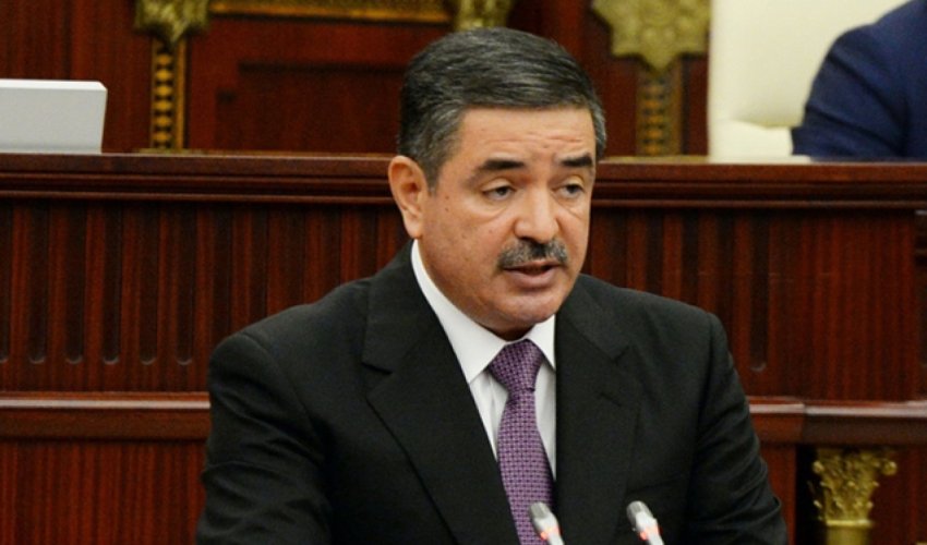 Seyfulla Əzimov Milli Məclisdə hesabat verir Seyfulla Əzimov Milli Məclisdə hesabat verir