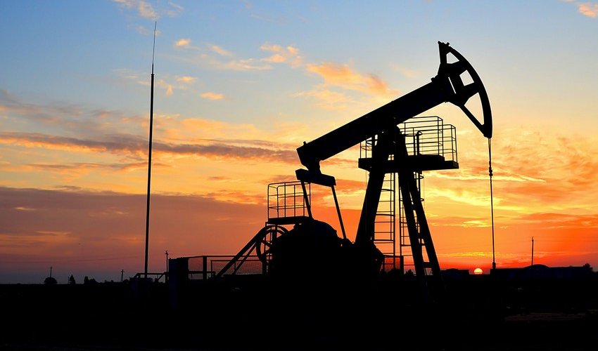 ЕС предложит снизить потолок цен на доставляемую РФ по морю нефть ЕС предложит снизить потолок цен на доставляемую РФ по морю нефть