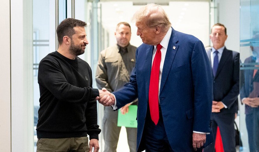 Зеленский и Трамп провели телефонный разговор Зеленский и Трамп провели телефонный разговор