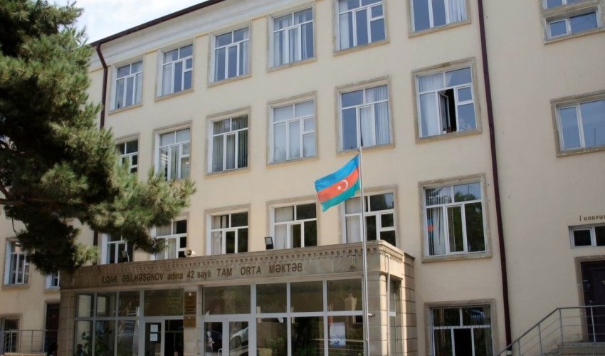 Уволены директора двух бакинских школ Уволены директора двух бакинских школ