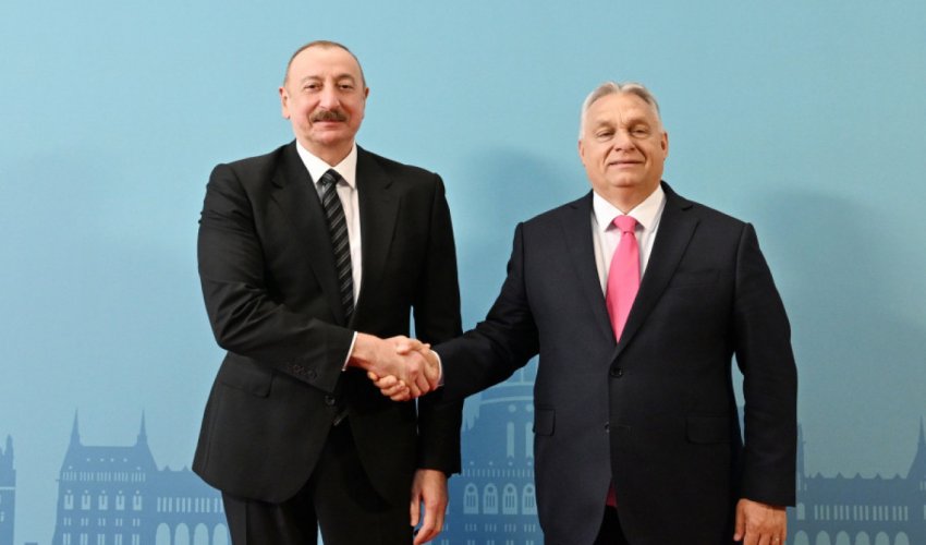 Budapeştdə TDT Dövlət başçılarının qeyri-rəsmi Zirvə görüşü keçirilib- Yenilənib Budapeştdə TDT Dövlət başçılarının qeyri-rəsmi Zirvə görüşü keçirilib- Yenilənib