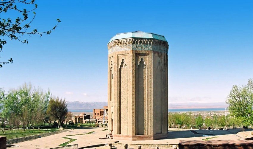 Möminə xatun türbəsi bərpa olunacaq - Sərəncam Möminə xatun türbəsi bərpa olunacaq - Sərəncam