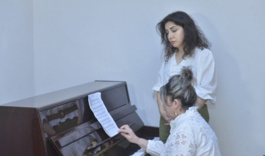 500-ə yaxın musiqi müəllimi attestasiya imtahanından keçməyib 500-ə yaxın musiqi müəllimi attestasiya imtahanından keçməyib