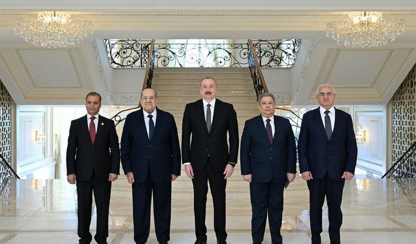 Prezident Misir Senatının sədrini qəbul edib Prezident Misir Senatının sədrini qəbul edib