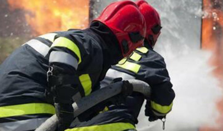 Bakıda yaşayış binası yanır Bakıda yaşayış binası yanır
