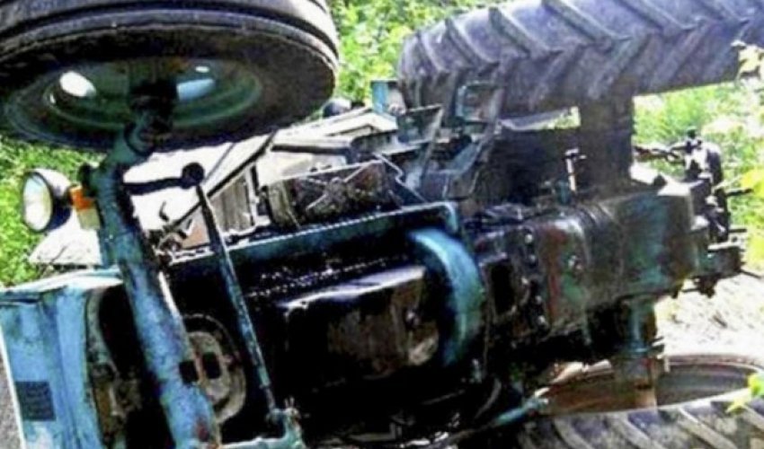 Yevlaxda traktor aşıb, ölən və yaralanan var Yevlaxda traktor aşıb, ölən və yaralanan var
