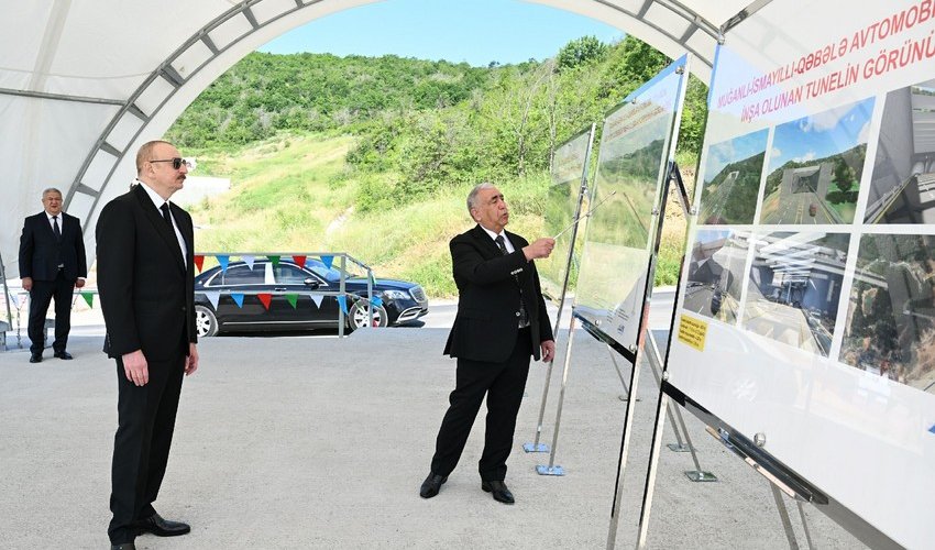 Prezident bir neçə avtəmobil yolu ilə tanış olub Prezident bir neçə avtəmobil yolu ilə tanış olub
