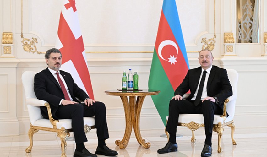 Əliyev Kavelaşvilini təbrik edib Əliyev Kavelaşvilini təbrik edib