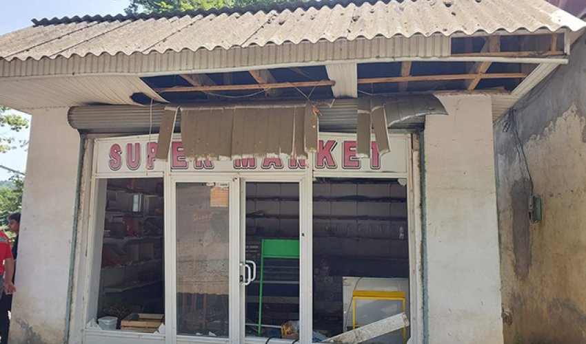 Lənkəranda marketdə partlayış baş verib,xəsarət alan var Lənkəranda marketdə partlayış baş verib,xəsarət alan var