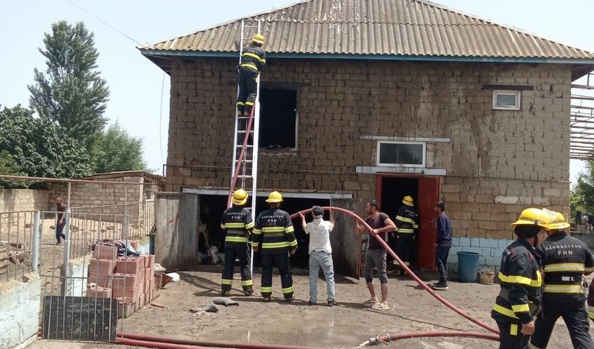 Neftçalada ev yanıb, ölən və xəsarət alan var - Yenilənib Neftçalada ev yanıb, ölən və xəsarət alan var - Yenilənib