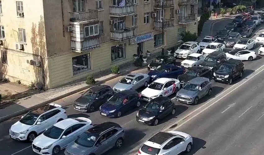 Bəzi yollarda tıxac var - Siyahı Bəzi yollarda tıxac var - Siyahı