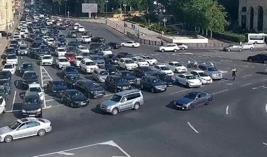 Bu yollarda tıxac var - Siyahı Bu yollarda tıxac var - Siyahı