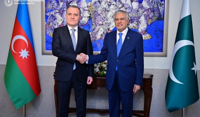 Azərbaycan və Pakistan XİN başçıları ECO Zirvəsinin təfərrüatlarını müzakirə ediblər