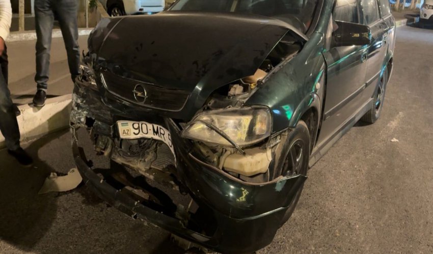 Sumqayıtda üç avtomobil toqquşub, xəsarət alanlar var