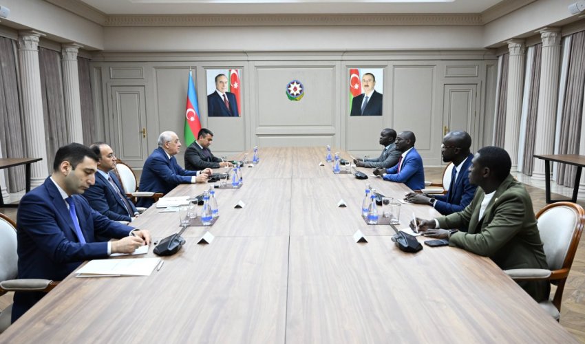 Əli Əsədov Olivye Bukalla görüşüb Əli Əsədov Olivye Bukalla görüşüb