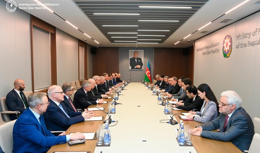 Azərbaycanla Rusiya arasında ikitərəfli münasibətlər müzakirə olunub Azərbaycanla Rusiya arasında ikitərəfli münasibətlər müzakirə olunub