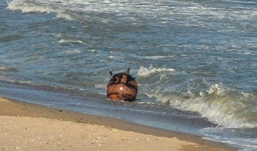 В Украине два человека подорвались на морской мине В Украине два человека подорвались на морской мине
