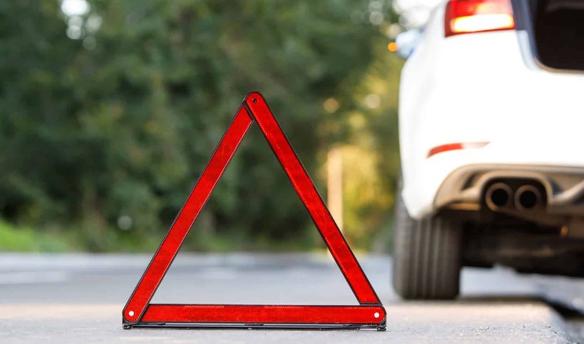 В Астаре автомобиль сбил мужчину с сыном В Астаре автомобиль сбил мужчину с сыном